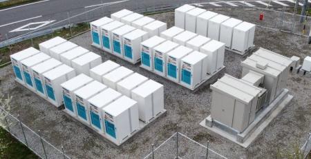 初の100％自社保有蓄電所が試運転を開始