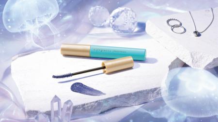 「ひとえ・奥ぶたえ用マスカラ」に夏の限定色が登場。