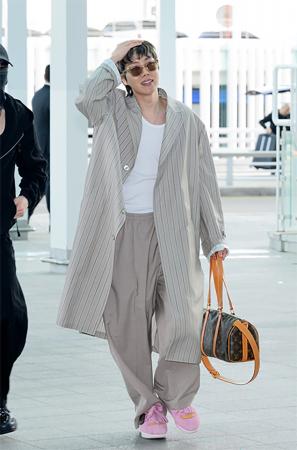 【ルイ・ヴィトン】j-hopeのルイ・ヴィトンを着用した