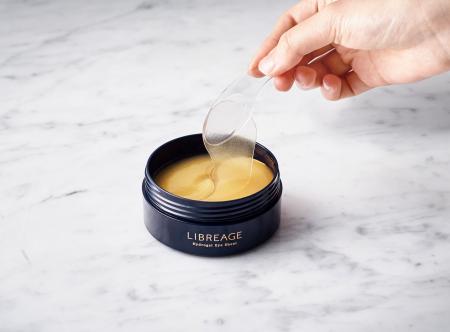 肌の若々しさを象徴するハリ・キメ・透明感・うutf-8