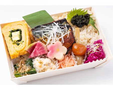 ロケ弁で有名な〈ととりべぇ〉が初出店！〈三代目千代