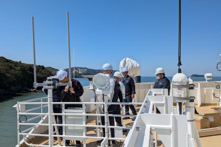 【鳥羽商船高専】練習船「鳥羽丸」で船舶型携帯電話基