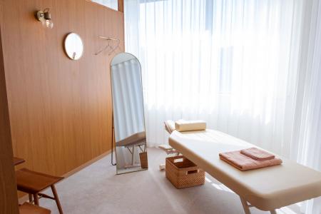 福岡・天神で無料体操教室を開催──女性専用整体院「リ