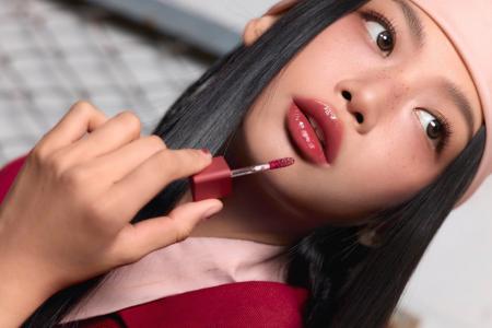 3CEから #三角ティント 新登場！ 。弾む光沢、“てりっ
