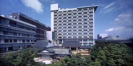 【福井県内旅館初】グランディア芳泉、中小機構「100