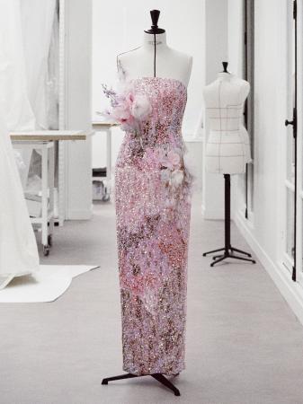 【Dior】ジスがメットガラ 2026で着用したドレスのサ