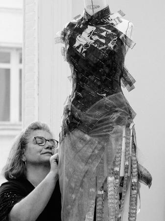 【Dior】サブリナ・カーペンターがメットガラ 2026で