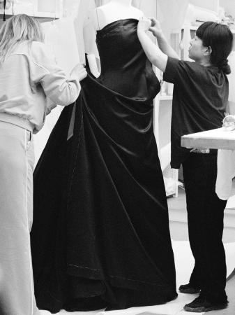 【Dior】ナオミ・ワッツがメットガラ 2026で着用した