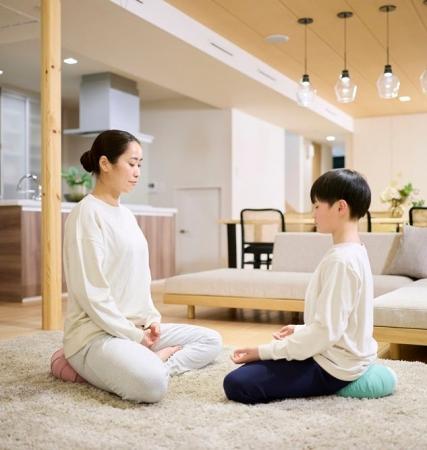 禅でととのう、親子のじかん。親子瞑想クッション「ZA