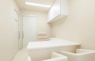 産婦人科・生殖医療・泌尿器科の3専門医資格を持つ院
