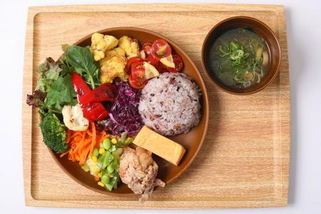 『鳥〇食堂×タニタカフェ』が東京都23区初出店！