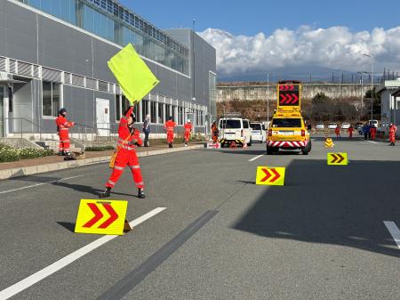 【JAF静岡】「高速道路上での安全対策を学ぶ大人の見