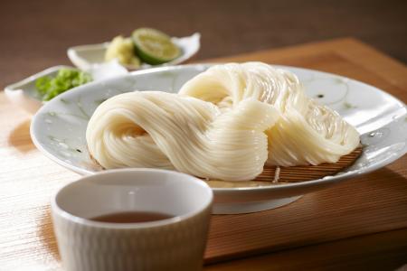 半田そうめんのオカベ、5月22日までの期間限定　utf-8
