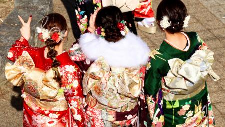 【2027年成人式の同窓会】5月の予約はもう遅い？「1年