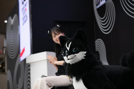 VISIONOIDが開発した動物型ロボット「FOX」がSusHi Te