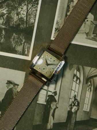 希少なスクエアケースを採用した「ROLEX PERPETUAL BU