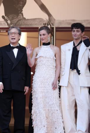 【Dior】カンヌ国際映画祭でディオールを着用したセレ