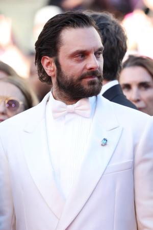 フランスの俳優、ピオ・マルマイがショーメのジュエリ