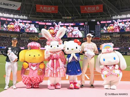 大分 ハーモニーランドから、ハローキティが始球式に