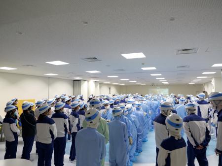 コンタクトレンズのPureシリーズ製造の鴻巣研究所　24