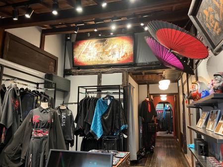 築100年超の寺院に宿る“現代の踊念仏”。和モードブラ