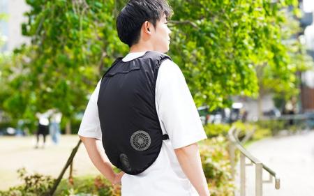 背中から首元まで風が突き抜ける！気化熱×ファンのダ
