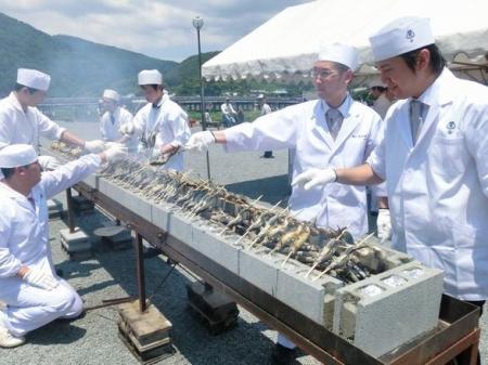 【1日400名限定】京都嵐山6月若鮎祭り 鮎の塩焼き試 【1日400名限定】京都嵐山6月若鮎祭り 鮎の塩焼き試