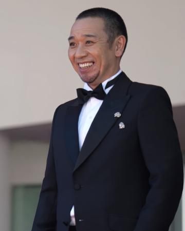 第79回カンヌ国際映画祭のレッドカーペットに、芸人の
