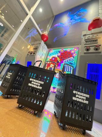 「OTAICHI!! POP!! WORLD!! 大阪福島店」オープン記念