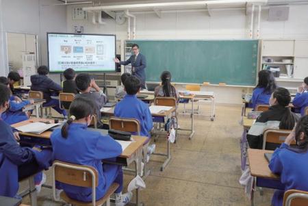 長野県佐久市立平根小学校にてお金の役割とクラウドフ 長野県佐久市立平根小学校にてお金の役割とクラウドフ