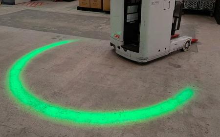 倉庫・工場のヒヤリハット対策に。一目でわかる「緑」