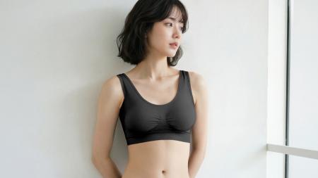 ナイトブラがキツくて眠れない…そんな夜に終止符。累 ナイトブラがキツくて眠れない…そんな夜に終止符。累