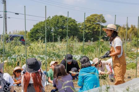 茅ヶ崎で“食育×農業体験”。子どもたちが「土・野菜・ 茅ヶ崎で“食育×農業体験”。子どもたちが「土・野菜・