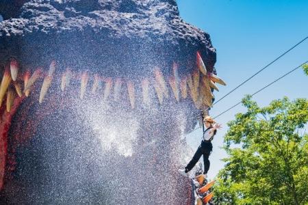 夏季限定！ニジゲンノモリ「ゴジラ迎撃作戦」びしょ濡