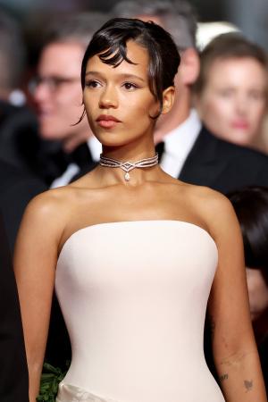 【Dior】テイラー・ラッセル、ルイーズ・ブルゴワン、