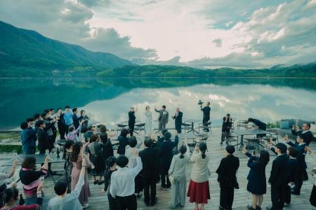 結婚“式場”じゃない、好きな“まち”を祝いの舞台に。「 結婚“式場”じゃない、好きな“まち”を祝いの舞台に。「
