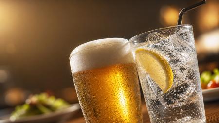 【独自データで検証】飲む人と飲まない人は、同じテー