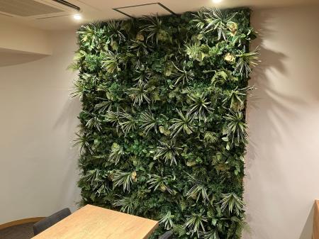 ピクシーダストテクノロジーズとユニバーサル園芸社、 ピクシーダストテクノロジーズとユニバーサル園芸社、