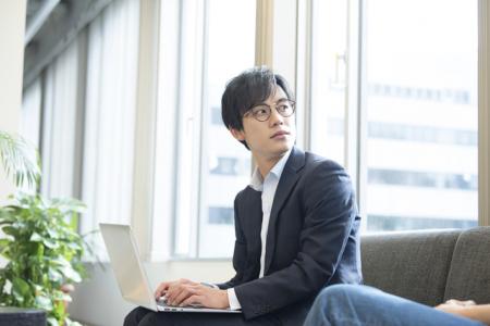若手に身につけてほしい姿勢、「主体性・積極性」が7