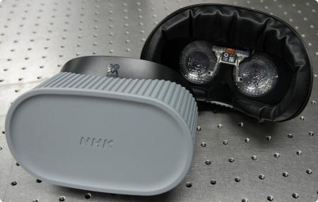 自然で疲れにくい3次元映像を表示できる薄型ライトフ 自然で疲れにくい3次元映像を表示できる薄型ライトフ