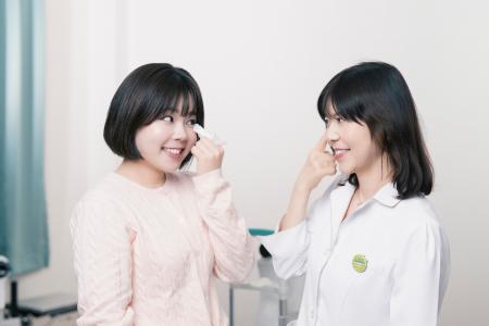 眼科医の100%がリッドハイジーンは、ドライアイなど 眼科医の100%がリッドハイジーンは、ドライアイなど