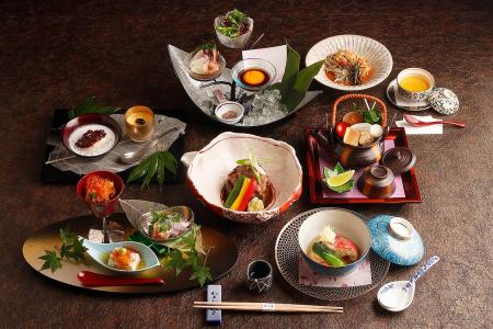 なだ万×ユウキ食品が贈る、和食と世界の調味料が響き
