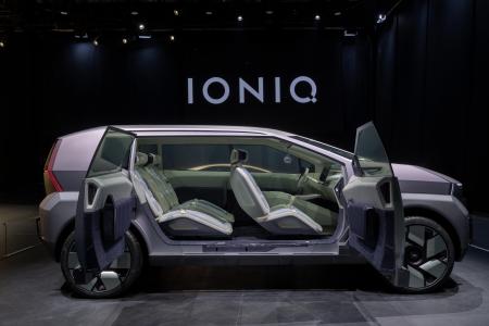 BASF、ヒョンデのIONIQコンセプトカー「EARTH Concept