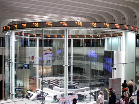 22日の東京株式市場で日経平均株価は大幅続伸とな...