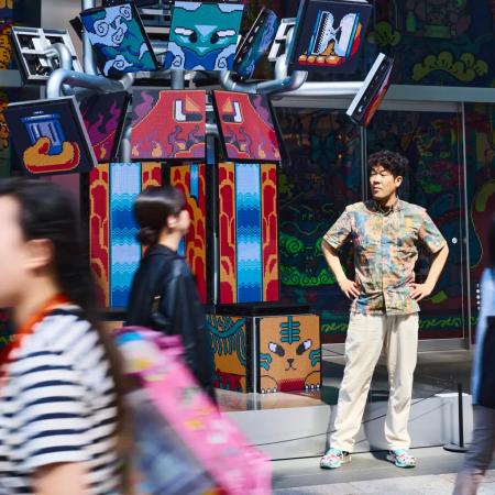 現代アーティストと、AIで対話する。ArtFanders、エー