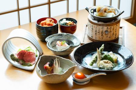本マグロ・フカヒレ・アワビなど豪華食材で彩られた特 本マグロ・フカヒレ・アワビなど豪華食材で彩られた特