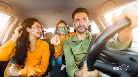 世界的な自動車OEMの量産車キャビンに採用決定 表情か 世界的な自動車OEMの量産車キャビンに採用決定 表情か