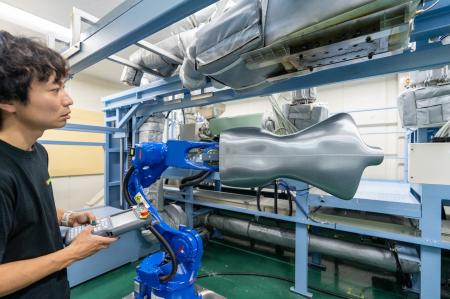 ワコール、新技術の研究開発拠点「Melooopラボ」を開 ワコール、新技術の研究開発拠点「Melooopラボ」を開
