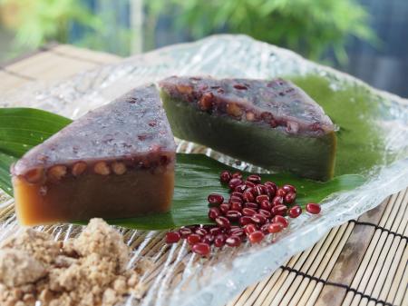 6月30日、“水無月”に願いを込めて。老舗和菓子店お亀 6月30日、“水無月”に願いを込めて。老舗和菓子店お亀