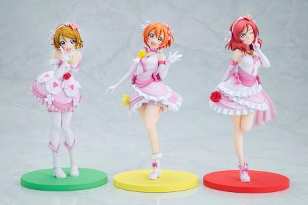 『ラブライブ！』より、『僕たちはひとつの光』衣装の